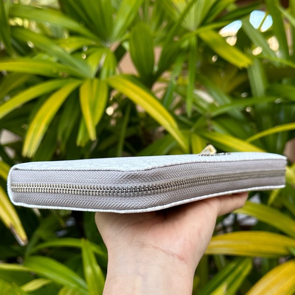 Michael Kors Jet Set Travel XL Zip Around Wallet MK  White Grey - Picture 3 of 8